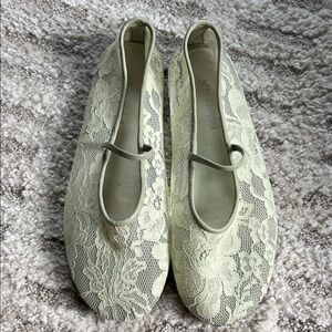 Jeffrey Campbell Lace Flats in Cream/mint